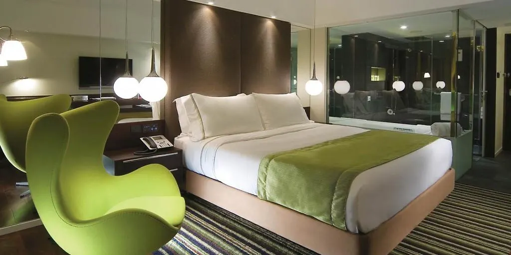 Hotel The Mira Hong Kong 5*,