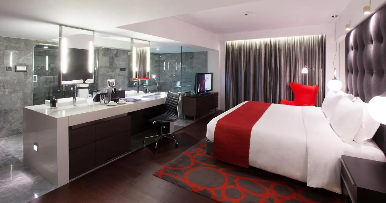 Hotel The Mira Hong Kong 5*,