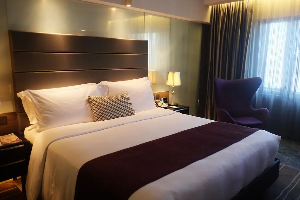 Hotel The Mira Hong Kong 5*,