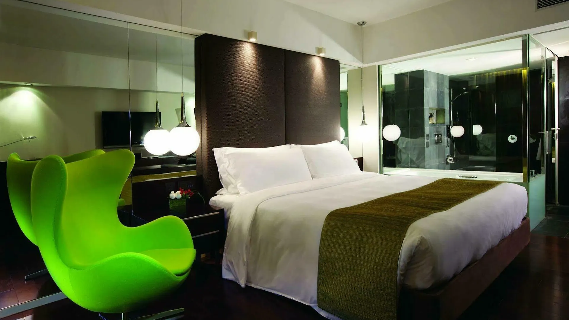 Hotel The Mira Hong Kong 5*,